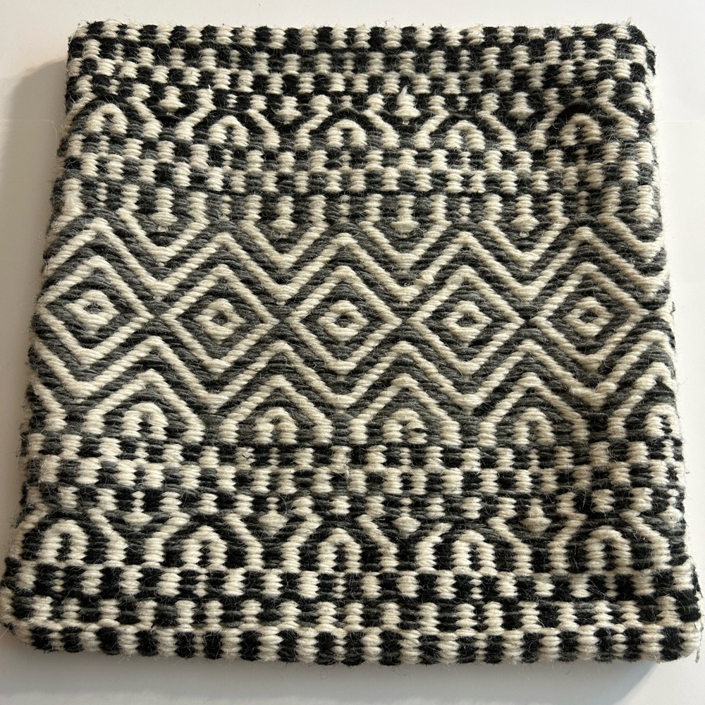 MERCHANT 41 WOOL BLEND BOHEMIAN AZTEC PATTERN ZIP BACK THROW PILLOW CASE 18”x18”